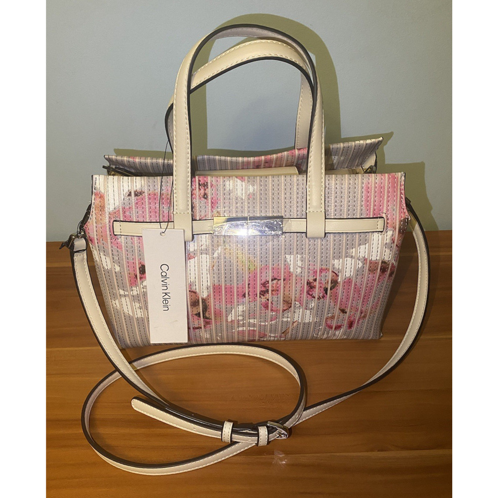 Calvin Klein KAIRI Purse Crossbody Structured Handbag Strap NEW with tag RN54163